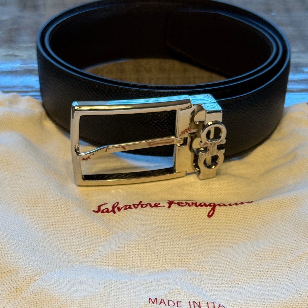 Ferragamo Men's Reversible Textured Leather Belt w/ Classic Buckle, Black/Brown